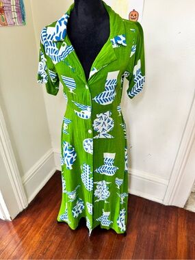 Green Abstract Print Button-Front Women’s Dress